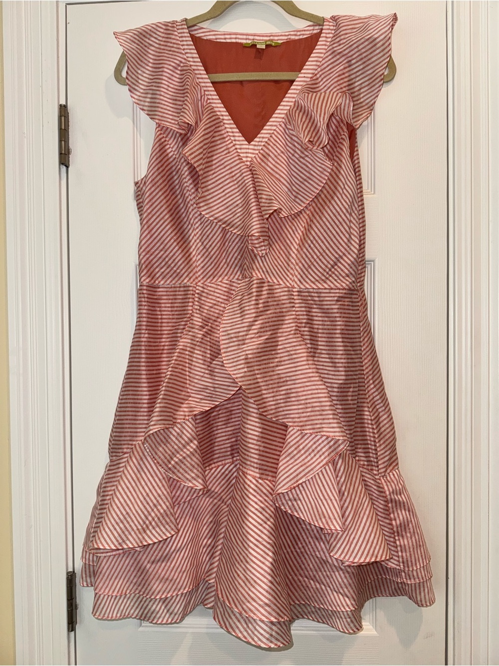 Gianni Bini Peach/Pink Stripe Ruffle Midi Dress Flutter Sleeve Size 10 Wedding - Picture 2 of 9